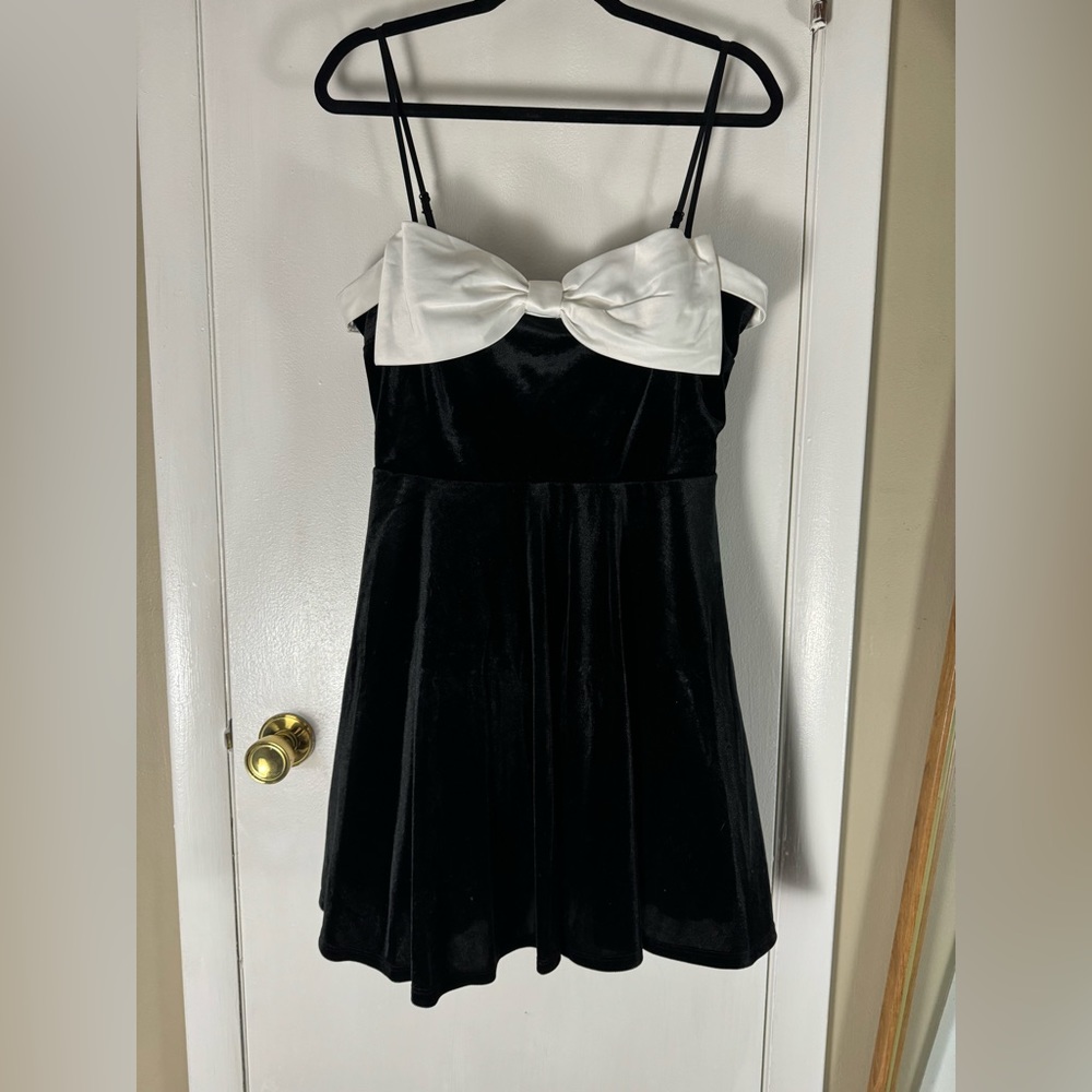 Black and White Velvet Bow Dress